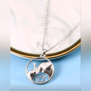 New Elephant & Heart Round Pendant Silver Necklace
